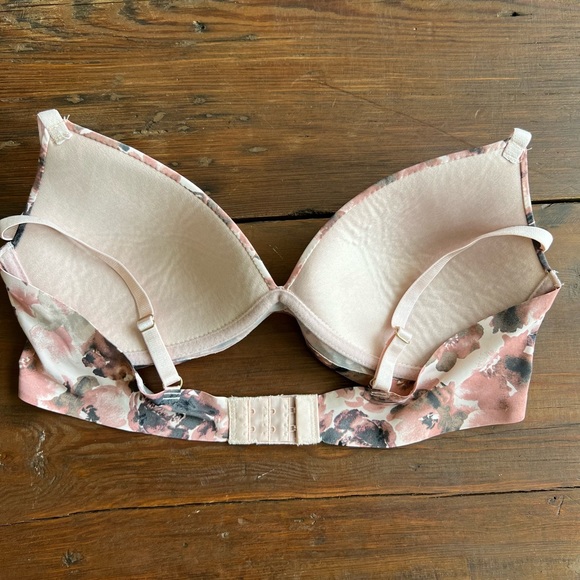 36C Vince Camuto tan and floral bra. - Picture 6 of 7